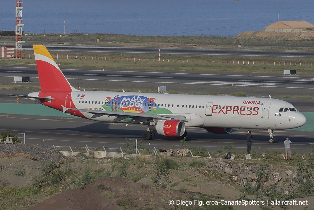 EC-JDM (2357) 2004 Airbus A321-213
