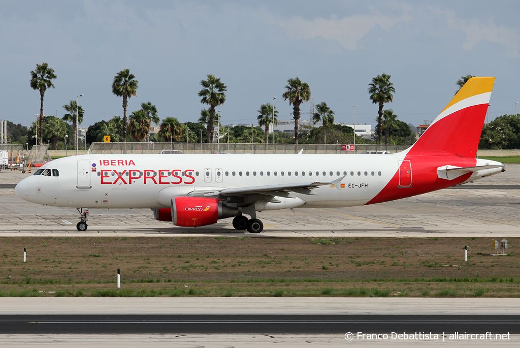 EC-JFH · Airbus A320-214 · (MLA / LMML)
