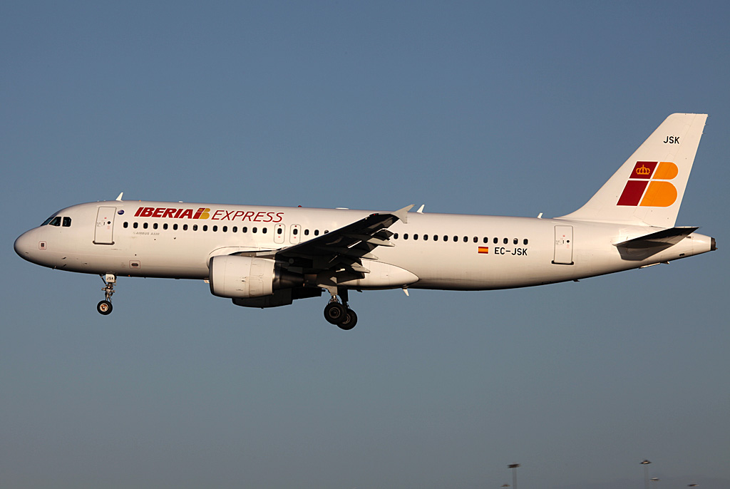 EC-JSK · Airbus A320-214 · (DUB / EIDW)