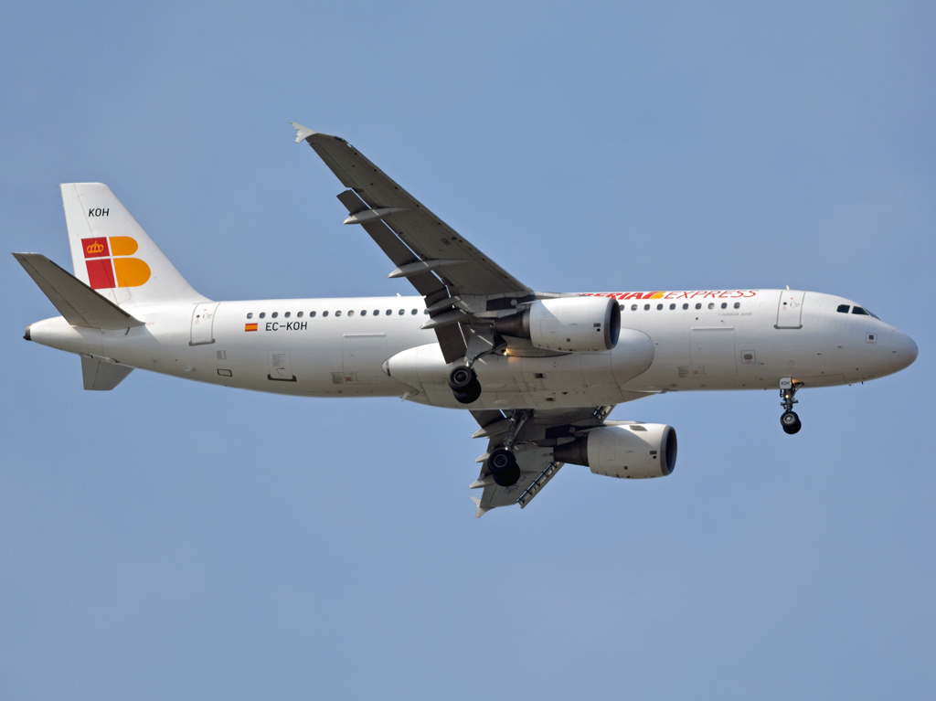 EC-KOH · Airbus A320-214 · (CPH / EKCH)