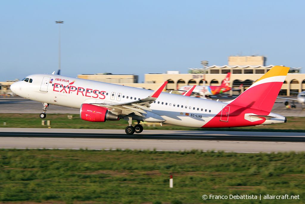 EC-LVQ (5590) 2013 Airbus A320-216(WL)