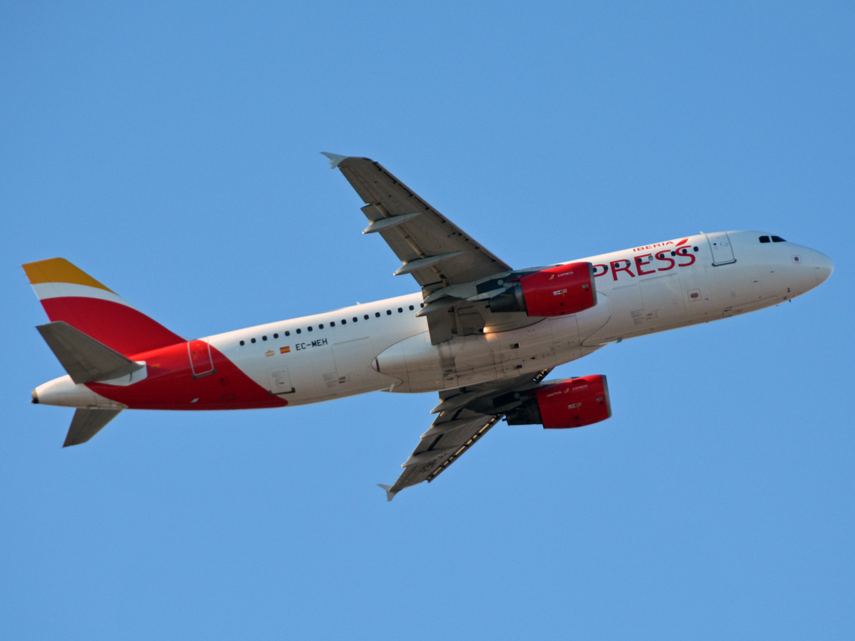 EC-MEH (1450) 2001 Airbus A320-214