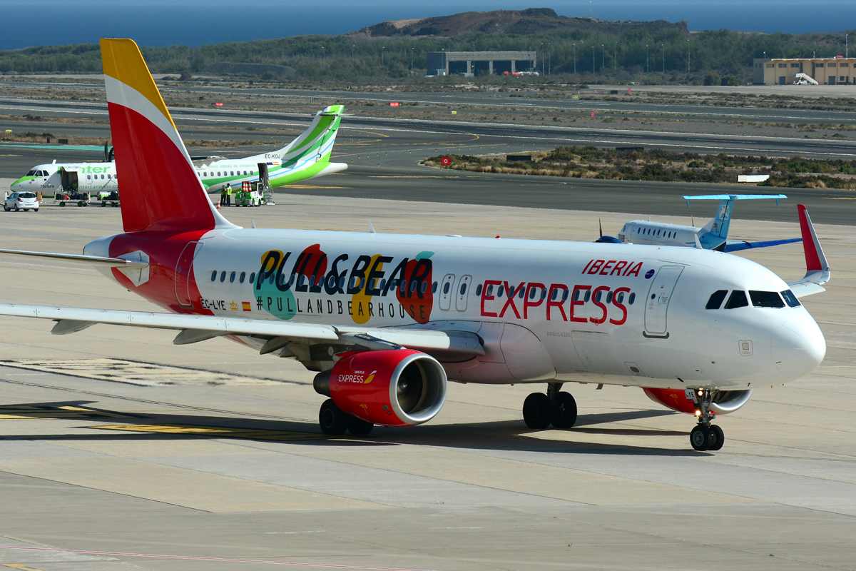 EC-LYE · Airbus A320-216(WL) · (LPA / GCLP)