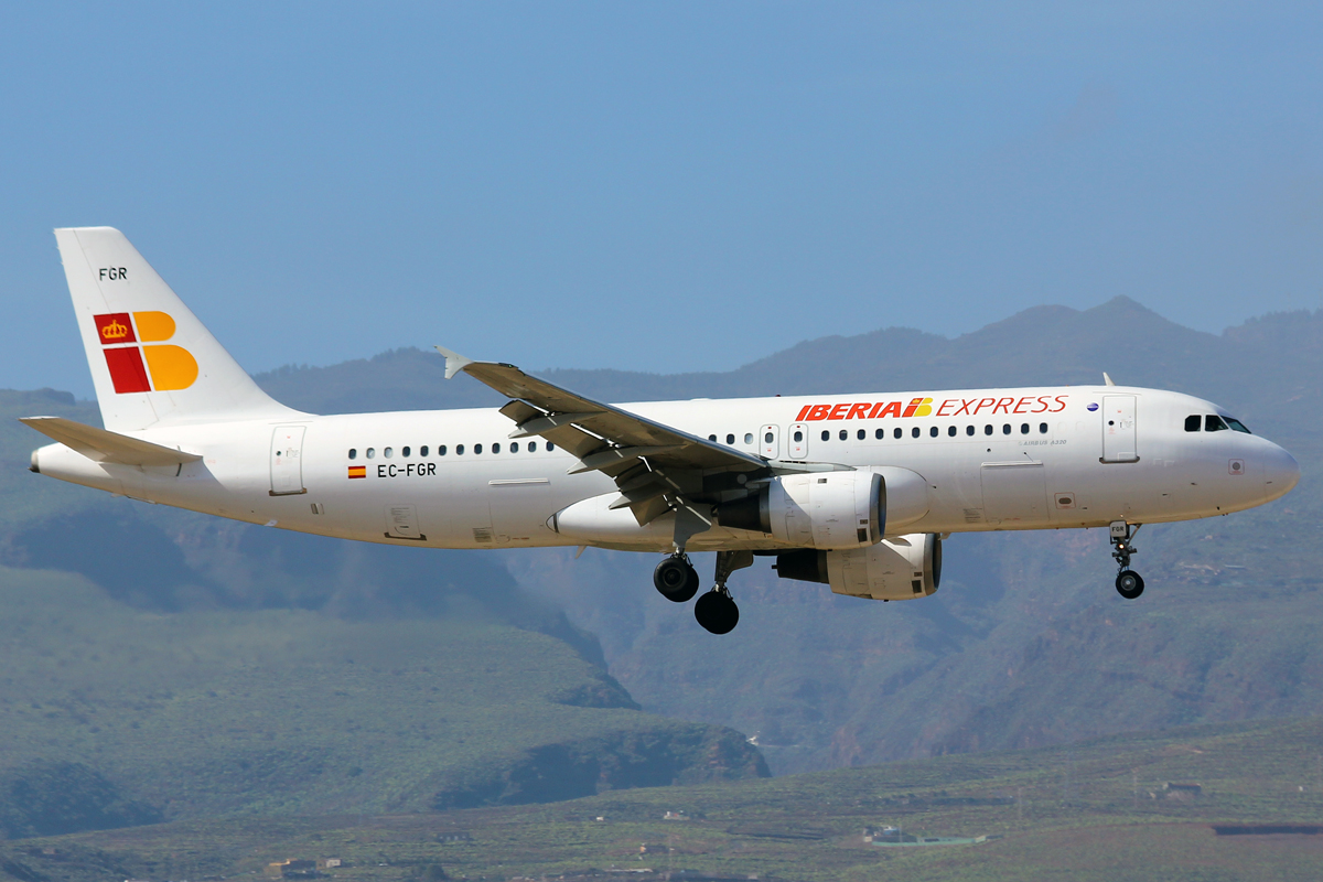 EC-FGR, (cn 224), Airbus A320-211