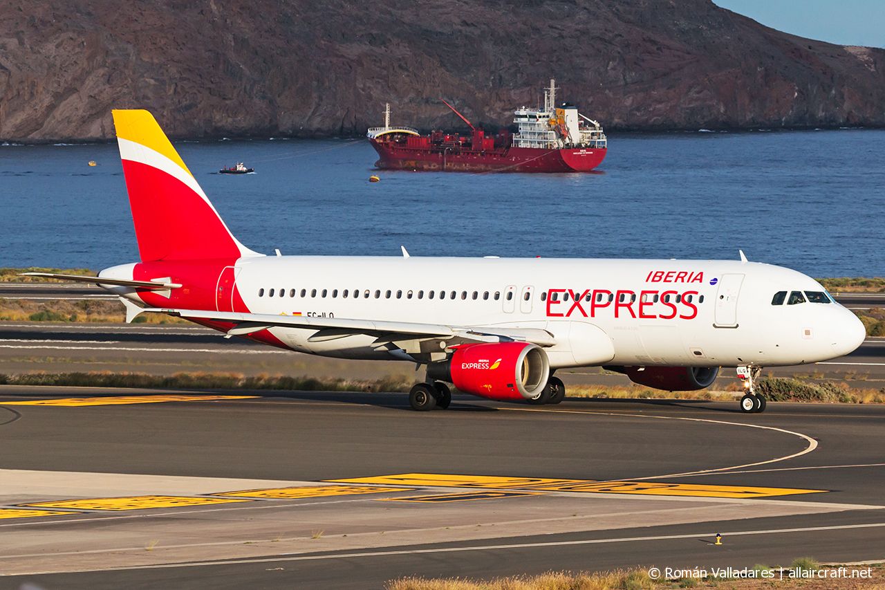 EC-ILQ (1736) 2002 Airbus A320-214