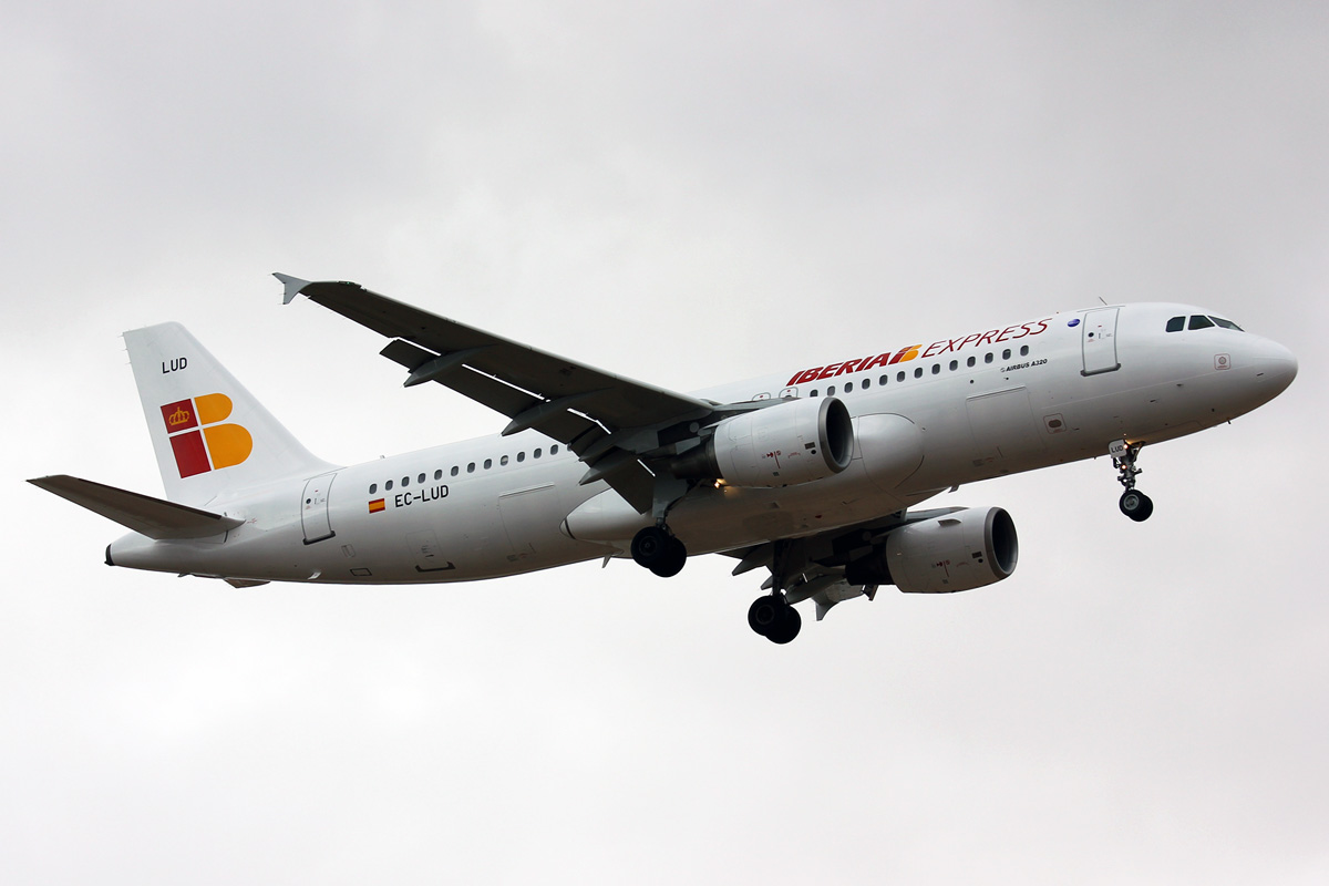 EC-LUD · Airbus A320-214 · (LPA / GCLP)