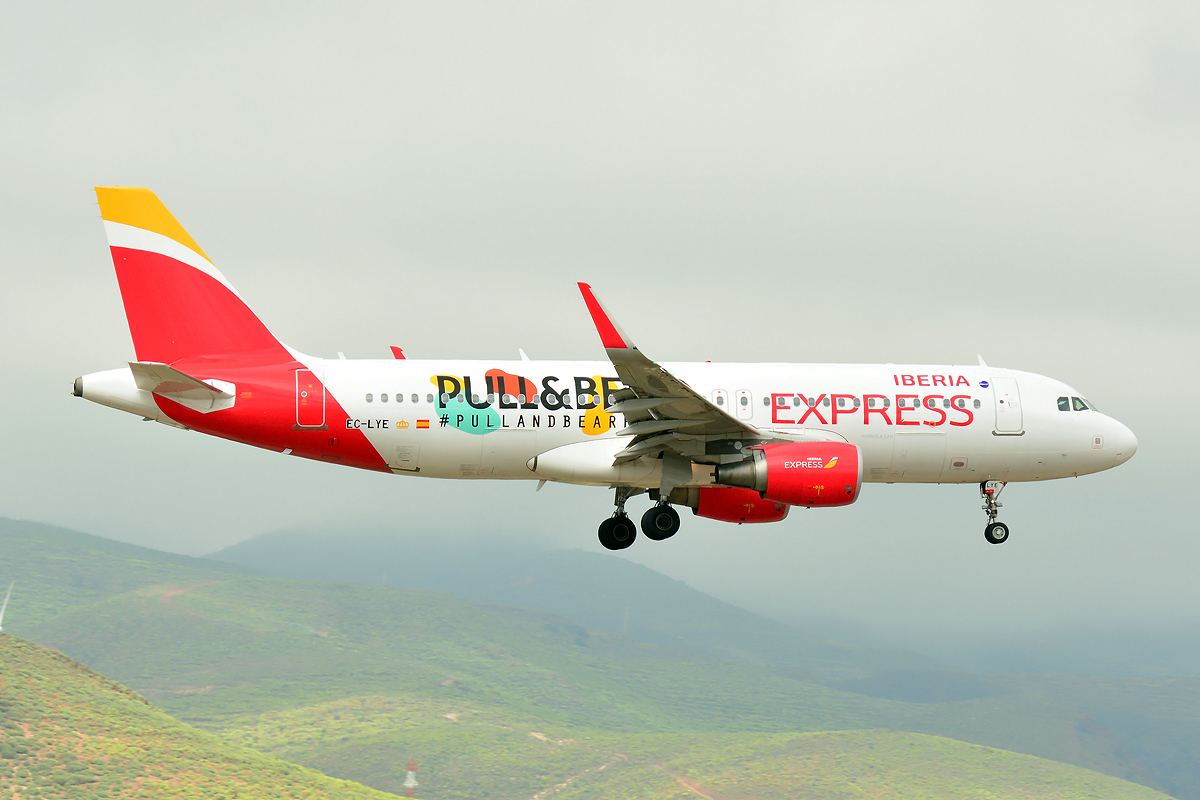 EC-LYE (5729) 2013 Airbus A320-216(WL)
