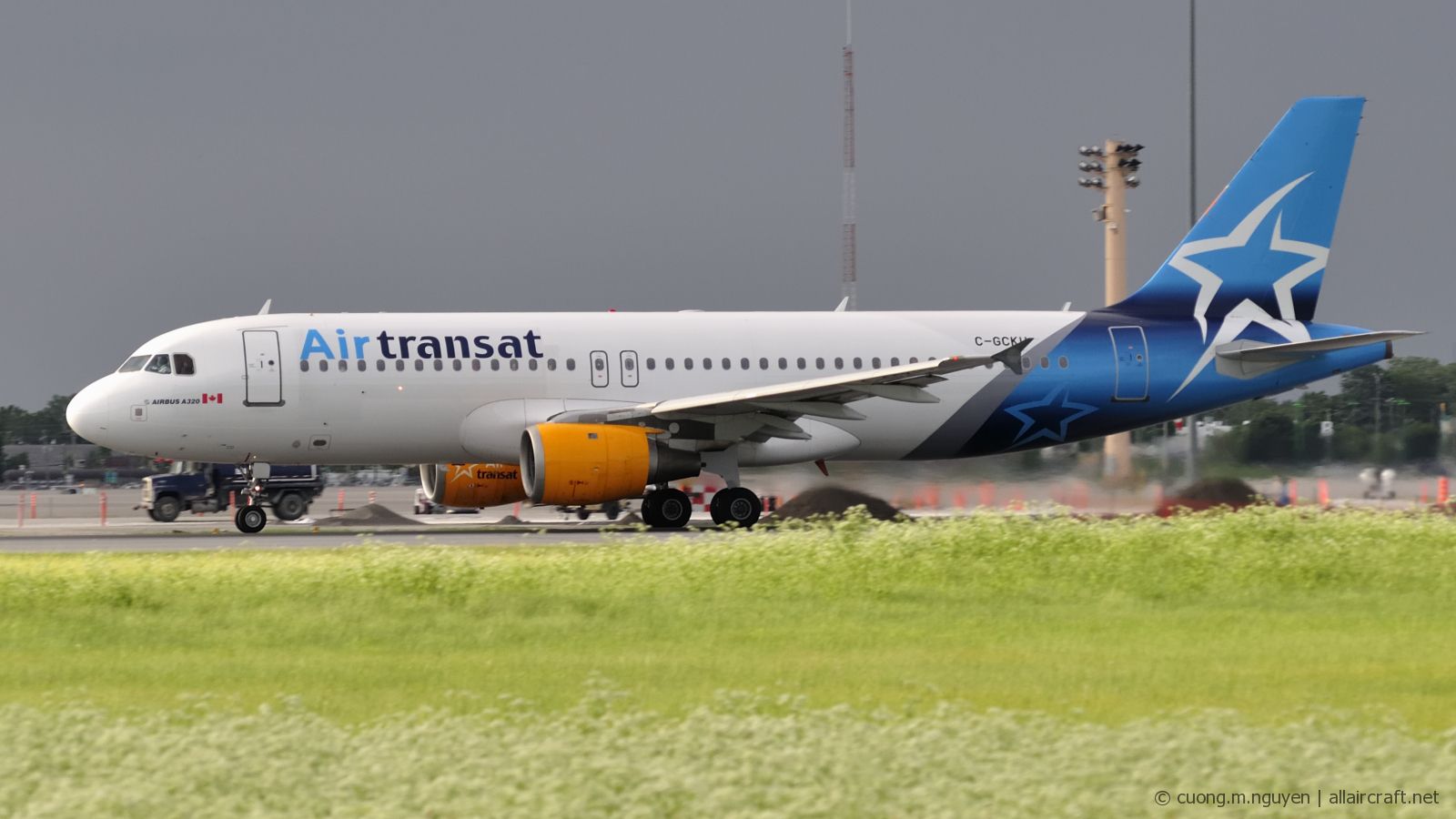 C-GCKU · Airbus A320-212 · (YUL / CYUL)