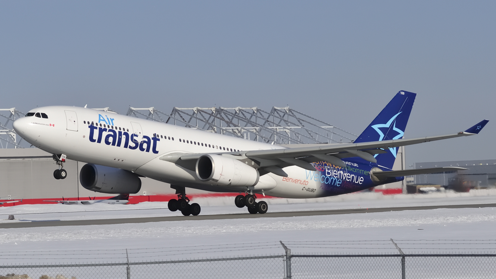 C-GUBD · Airbus A330-243 · (YUL / CYUL)