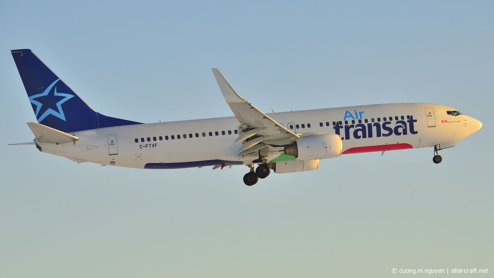 C-FTVF (cn 29677) Boeing 737-8HX