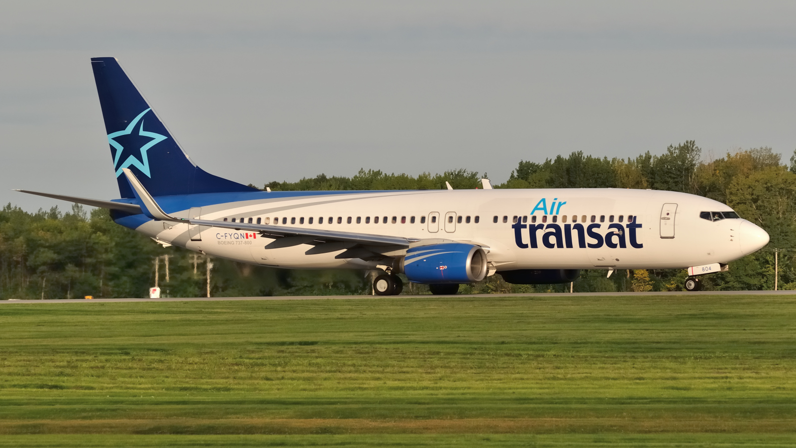 C-FYQN · Boeing 737-8AS(WL) · (YUL / CYUL)