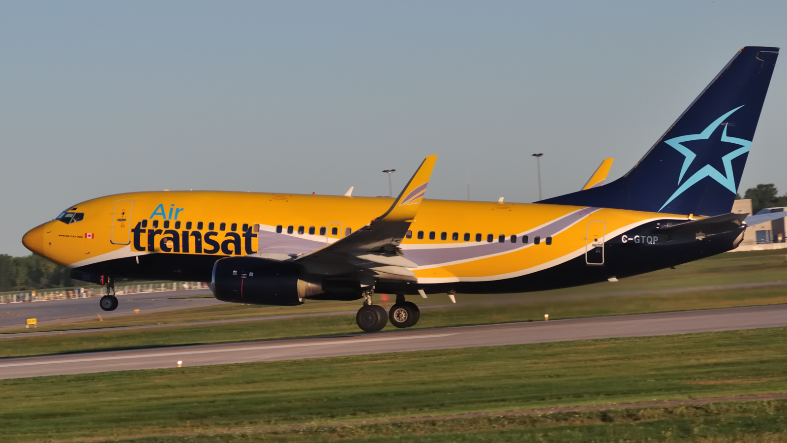 C-GTQP · Boeing 737-73S(WL) · (YUL / CYUL)