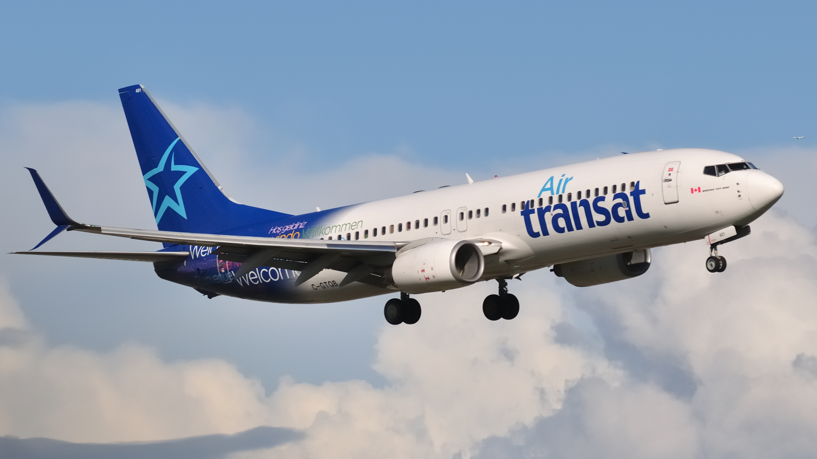 C-GTQB · Boeing 737-8Q8 · (YUL / CYUL)