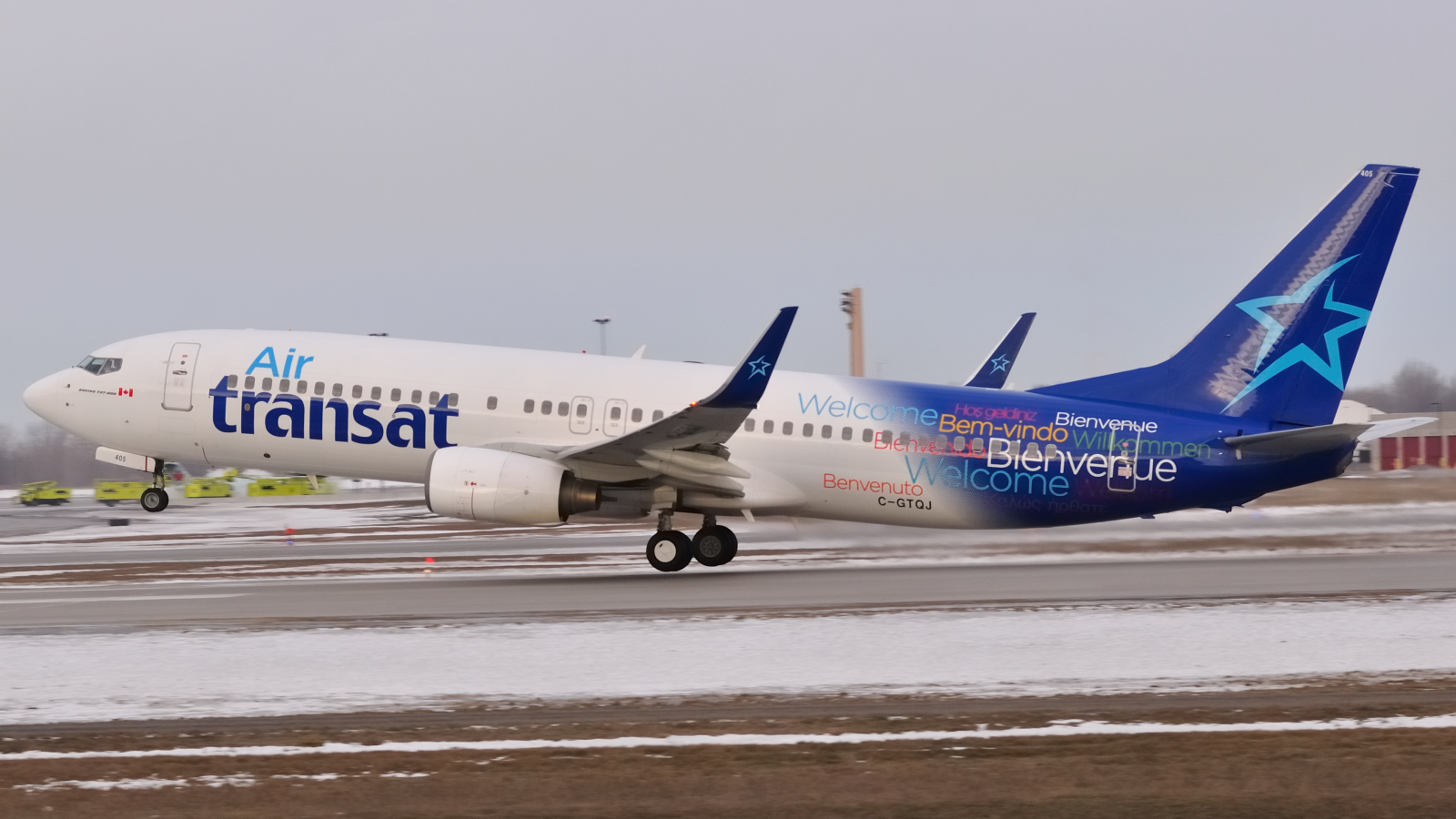 C-GTQJ · Boeing 737-8Q8 · (YUL / CYUL)