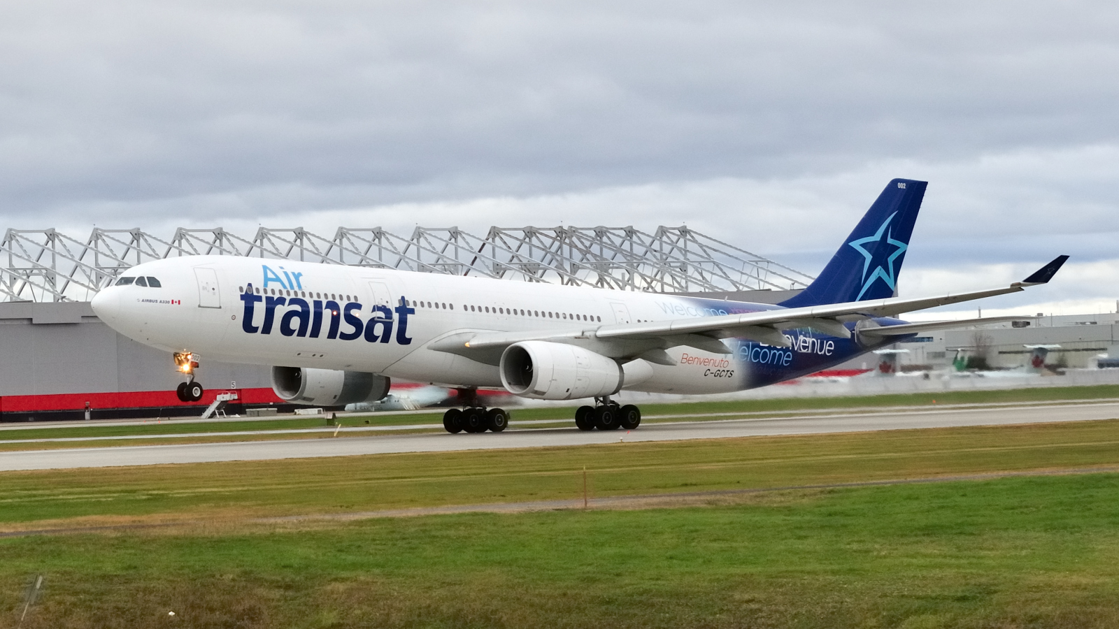 C-GCTS · Airbus A330-342 · (YUL / CYUL)