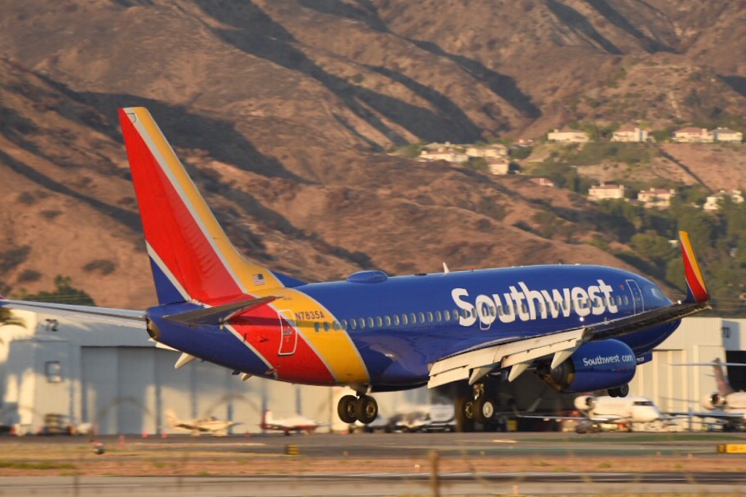 N7835A (34294) 2005 Boeing 737-752(WL)