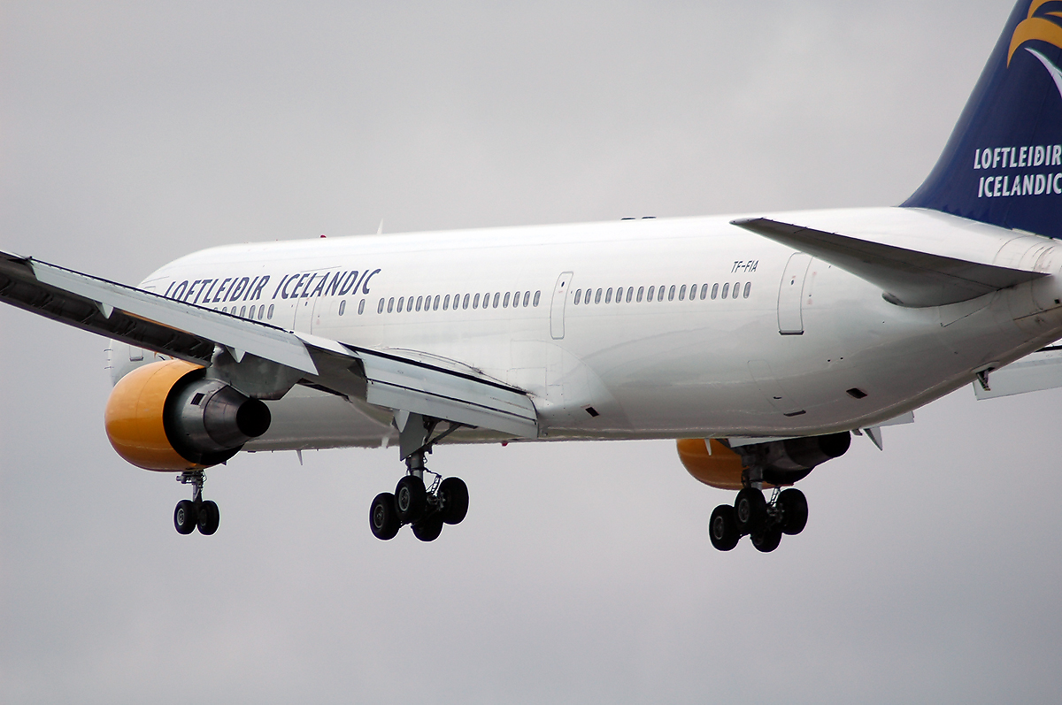 TF-FIA · Boeing 767-3Y0/ER · (LIS / LPPT)