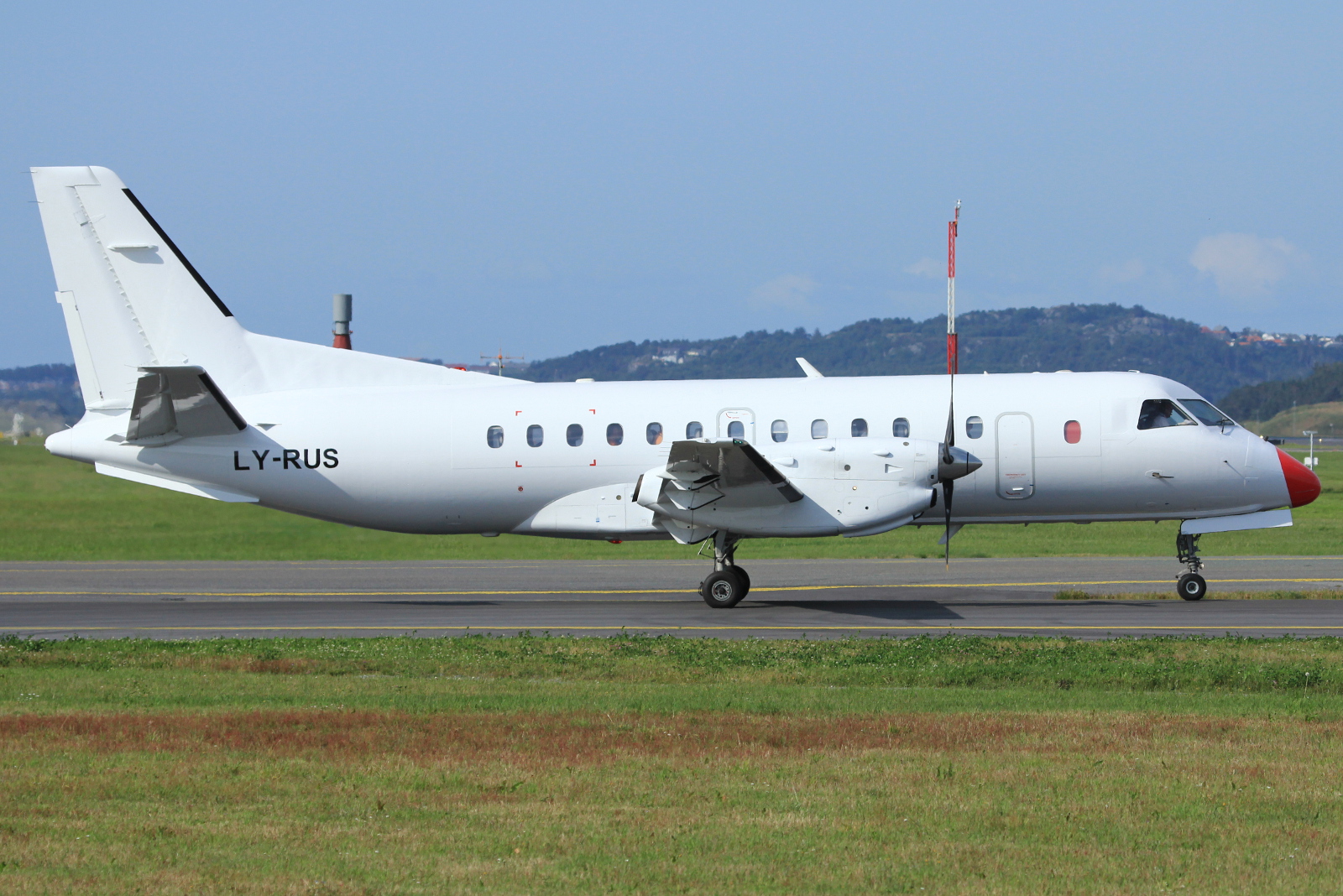 LY-RUS (340A-074) 1985 Saab 340A