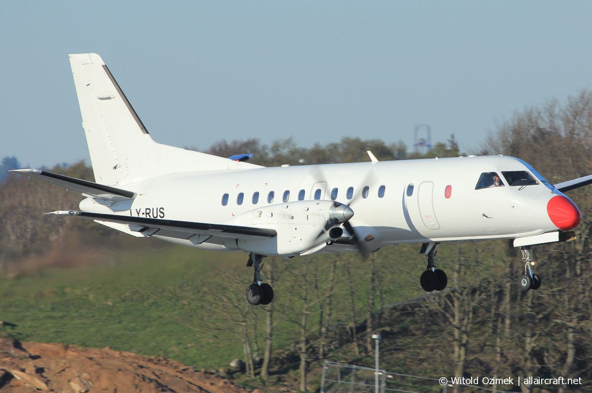 LY-RUS (340A-074) 1985 Saab 340A