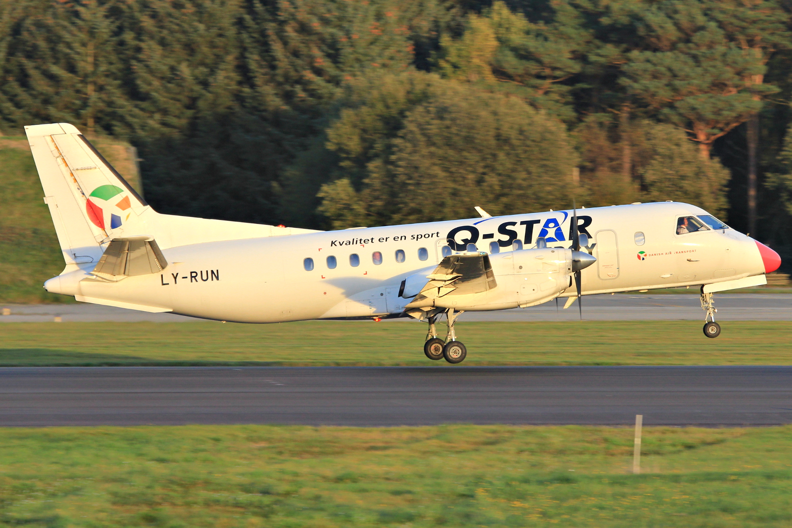 LY-RUN (340A-086) 1987 Saab 340A