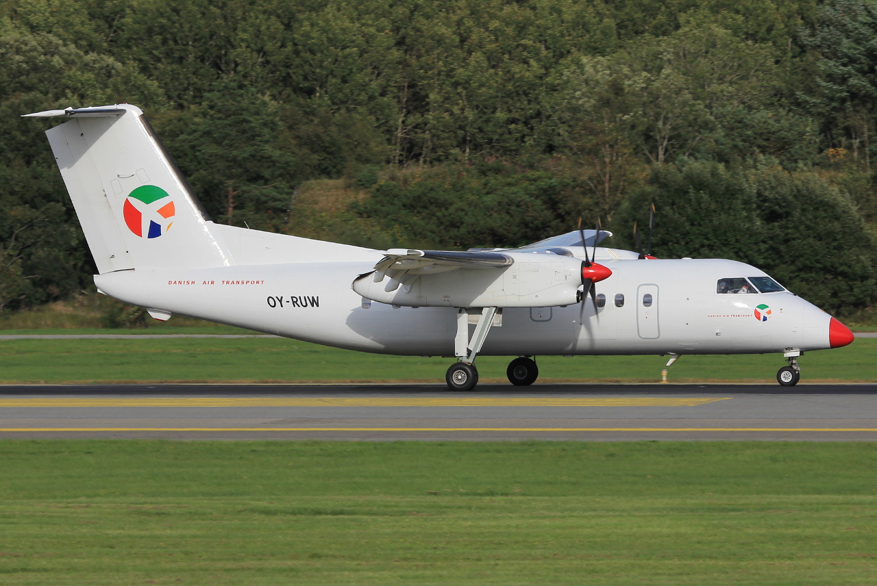 OY-RUW (060) 1986 Bombardier Dash 8-102