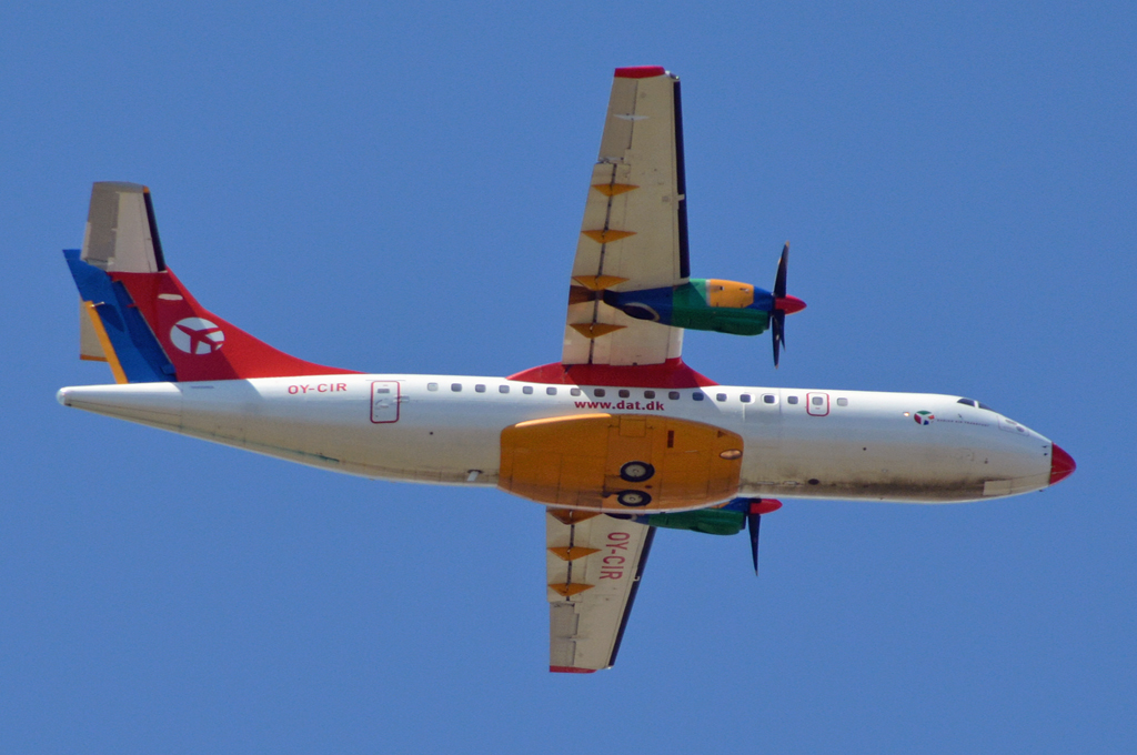 OY-CIR ( 107 ) 1988 ATR-42-300