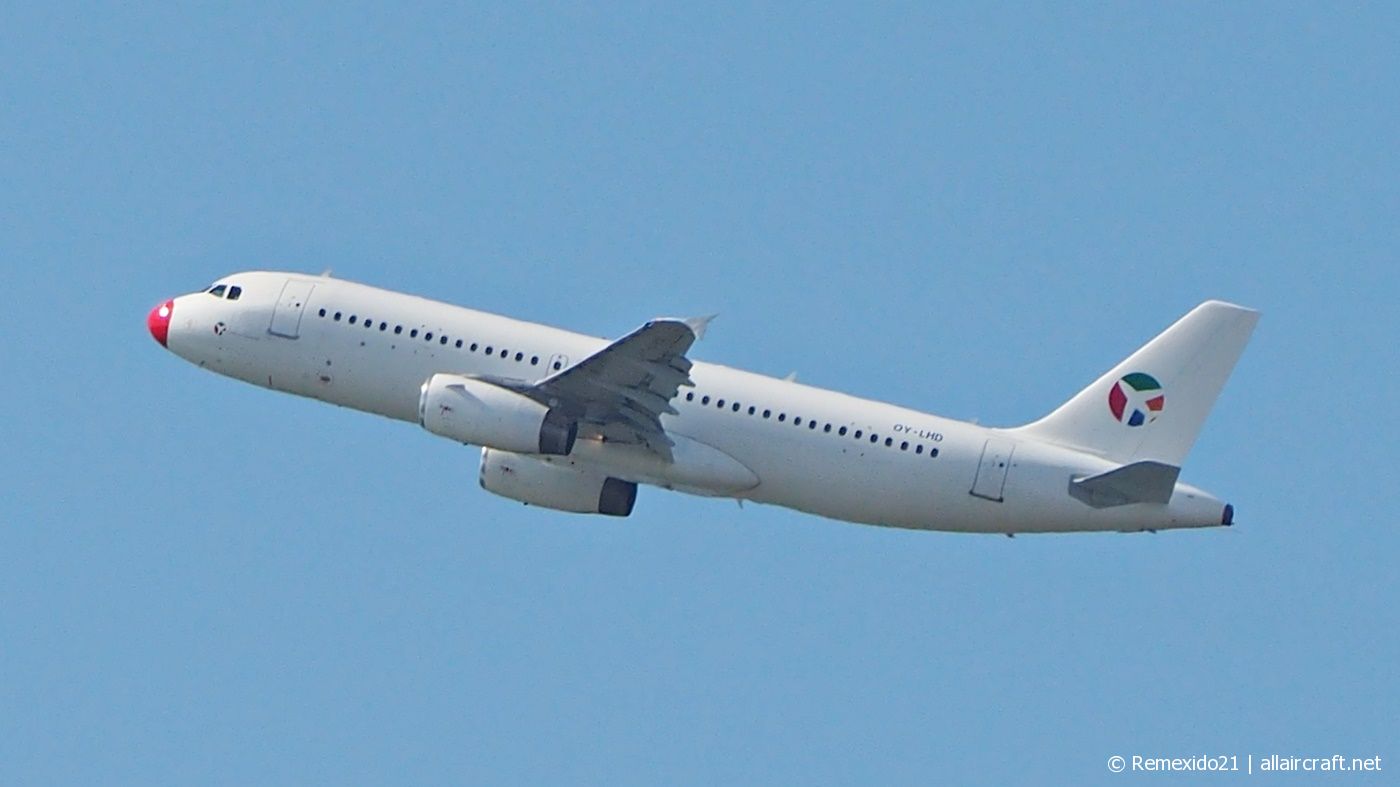 OY-LHD · Airbus A320-231 · (FAO / LPFR)