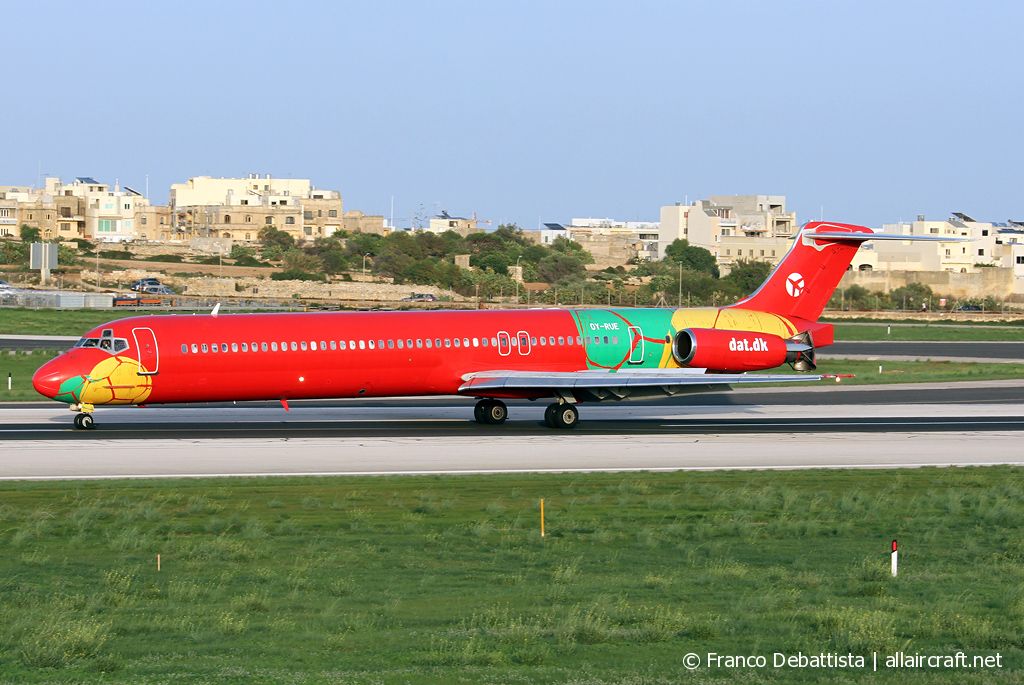 OY-RUE (49936) 1990 McDonnell Douglas MD-83