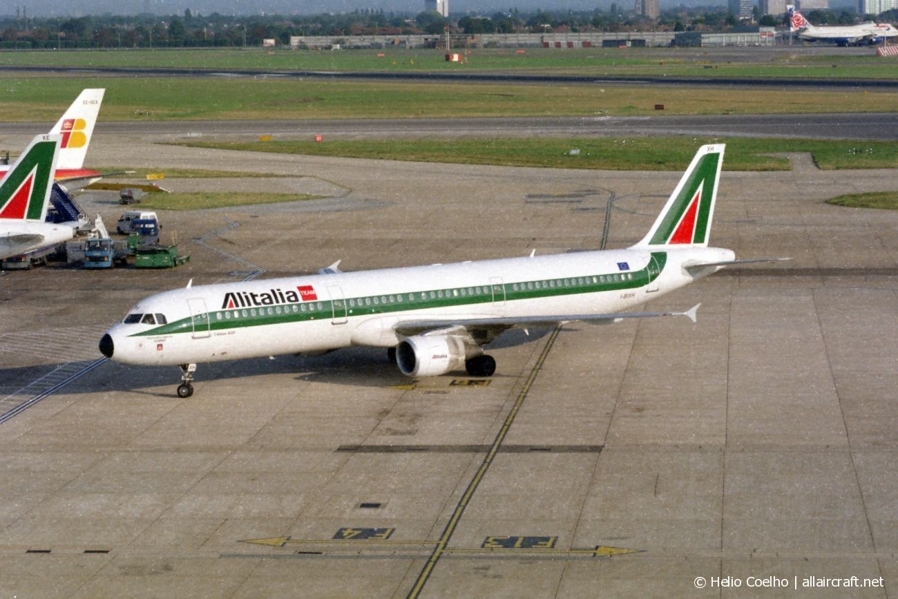 I-BIXH · Airbus A321-112 · (LHR / EGLL)