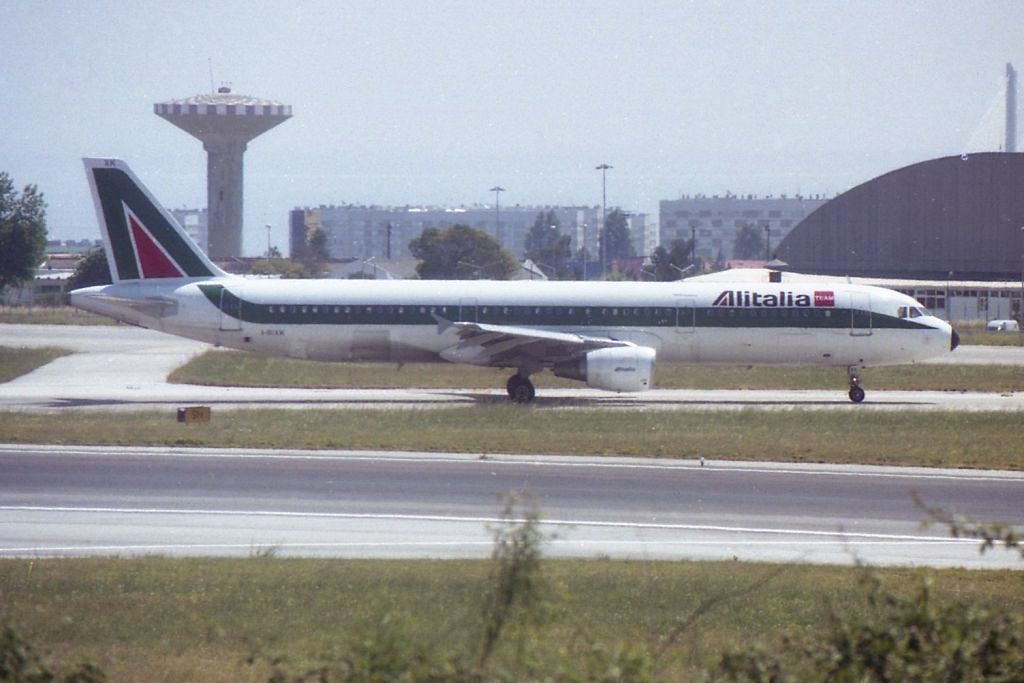 I-BIXK · Airbus A321-112 · (LIS / LPPT)
