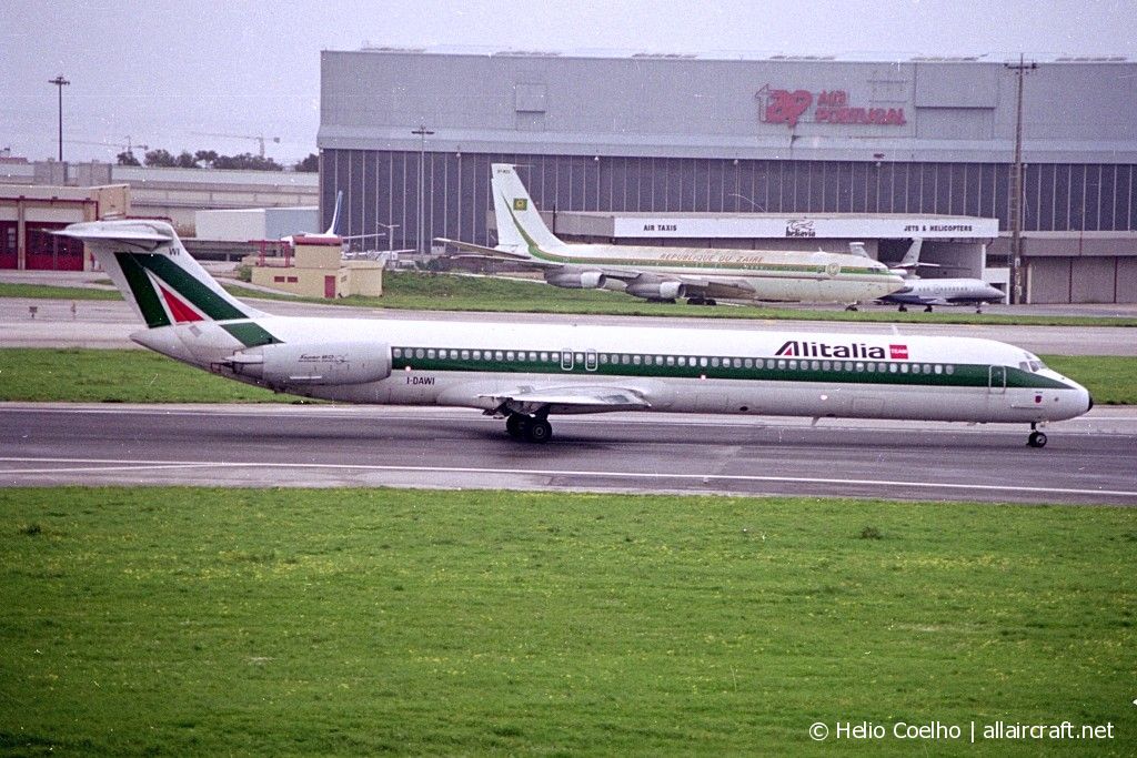 I-DAWI · McDonnell Douglas MD-82 · (LIS / LPPT)
