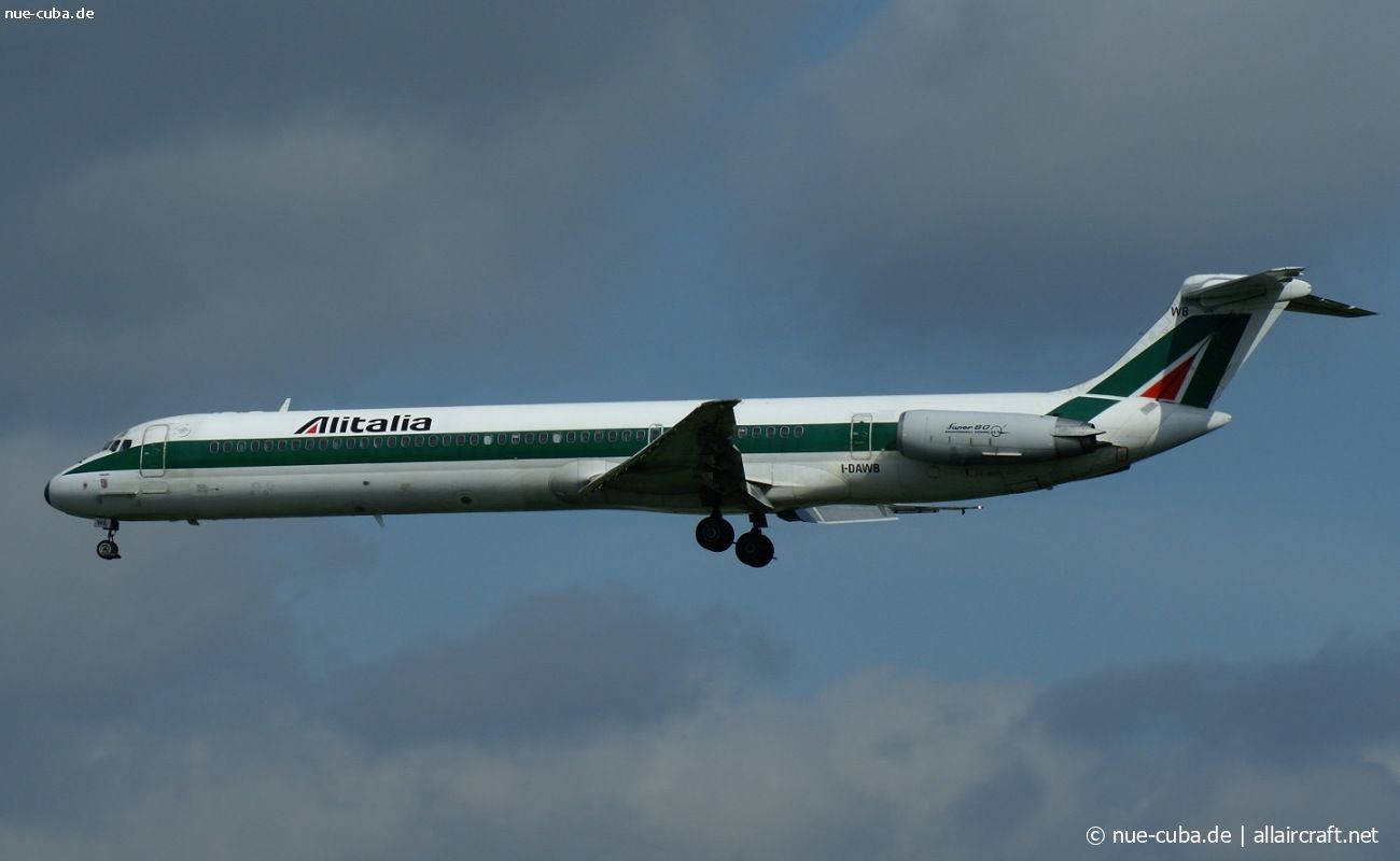 I-DAWB (49197) 1984 McDonnell Douglas MD-82