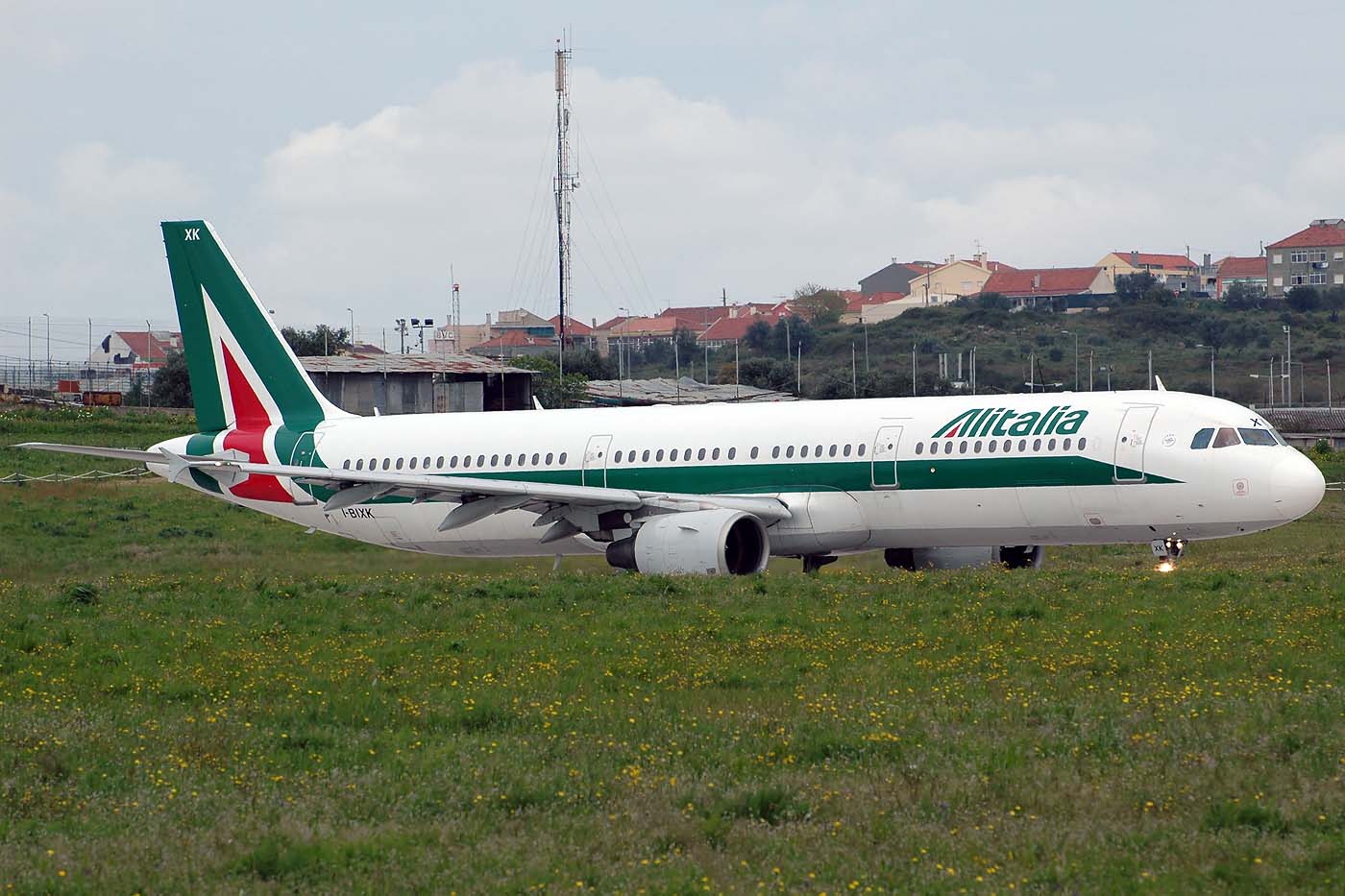 I-BIXK · Airbus A321-112 · (LIS / LPPT)