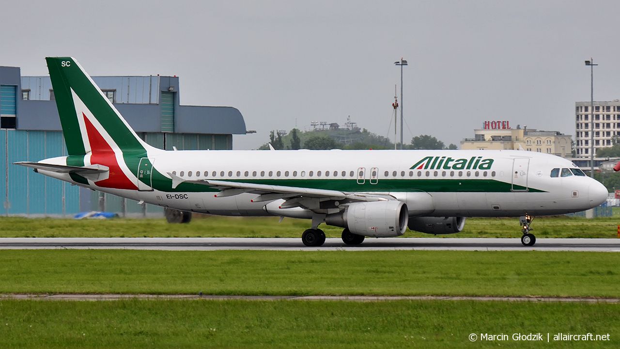 EI-DSC · Airbus A320-216 · (WAW / EPWA)