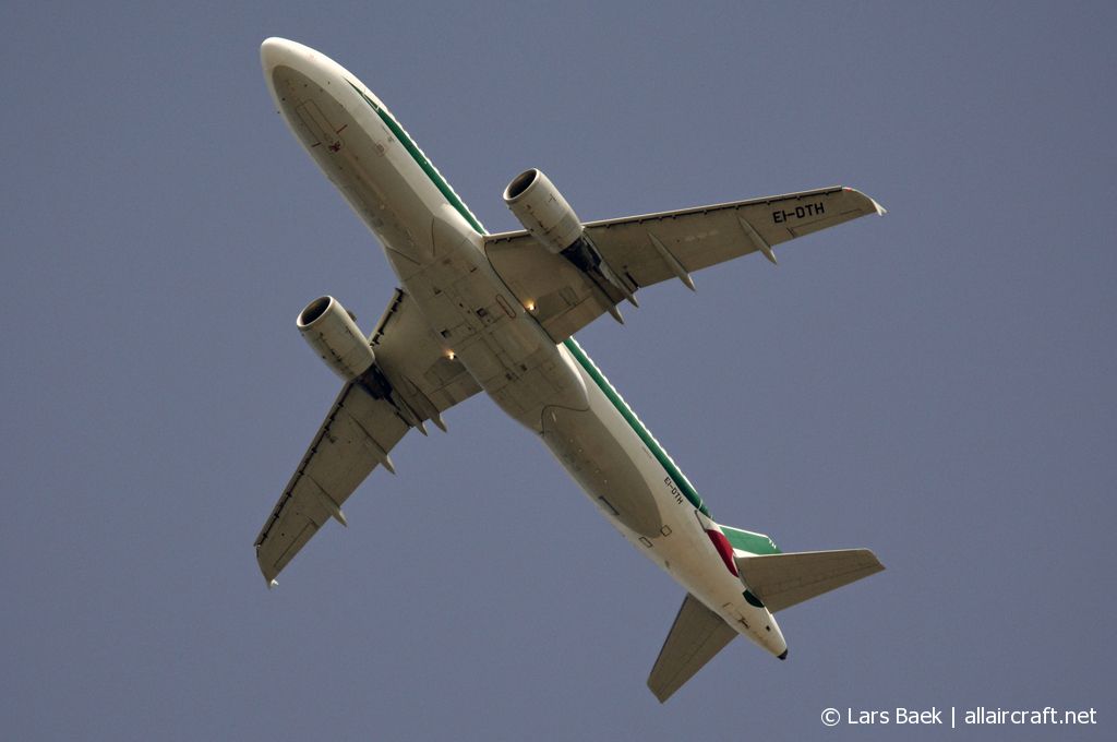 EI-DTH · Airbus A320-216 · (MLA / LMML)