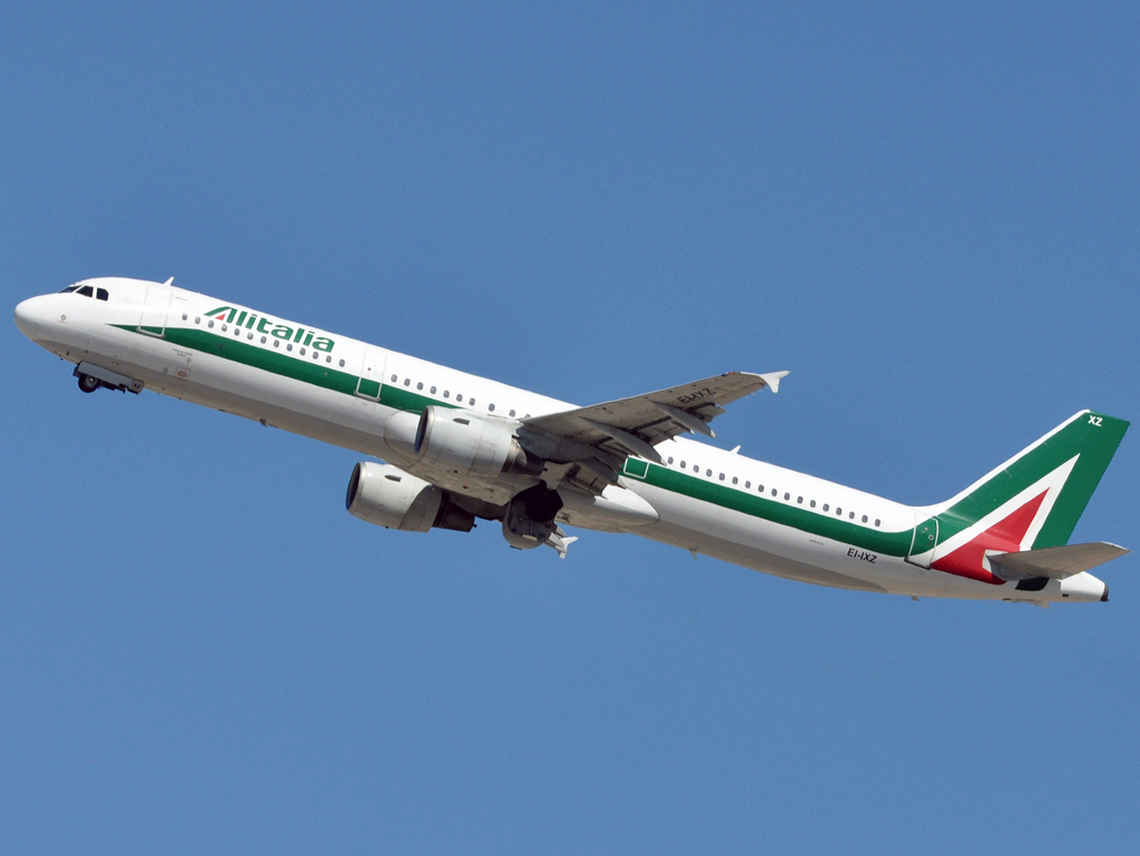 EI-IXZ · Airbus A321-112 · (MLA / LMML)