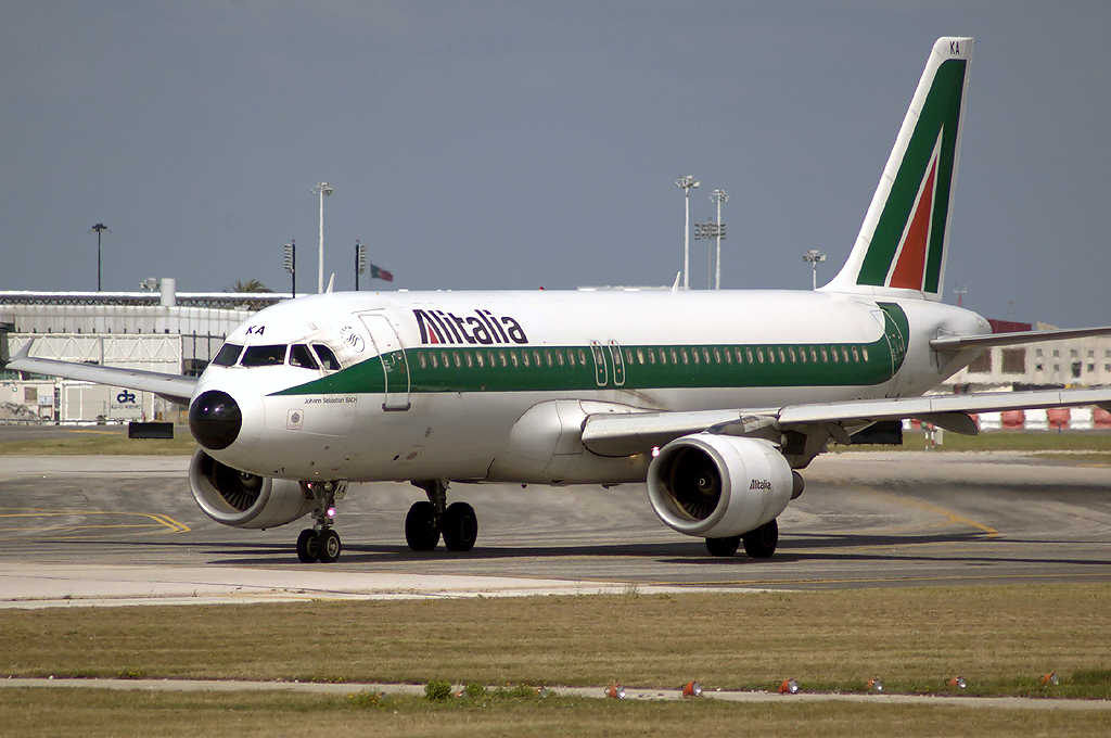 I-BIKA · Airbus A320-214 · (LIS / LPPT)