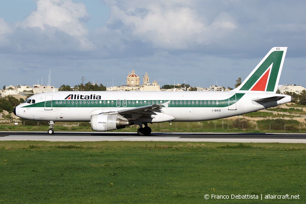 I-BIKD · Airbus A320-214 · (MLA / LMML)