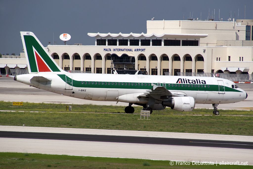 I-BIKE (999) 1999 Airbus A320-214