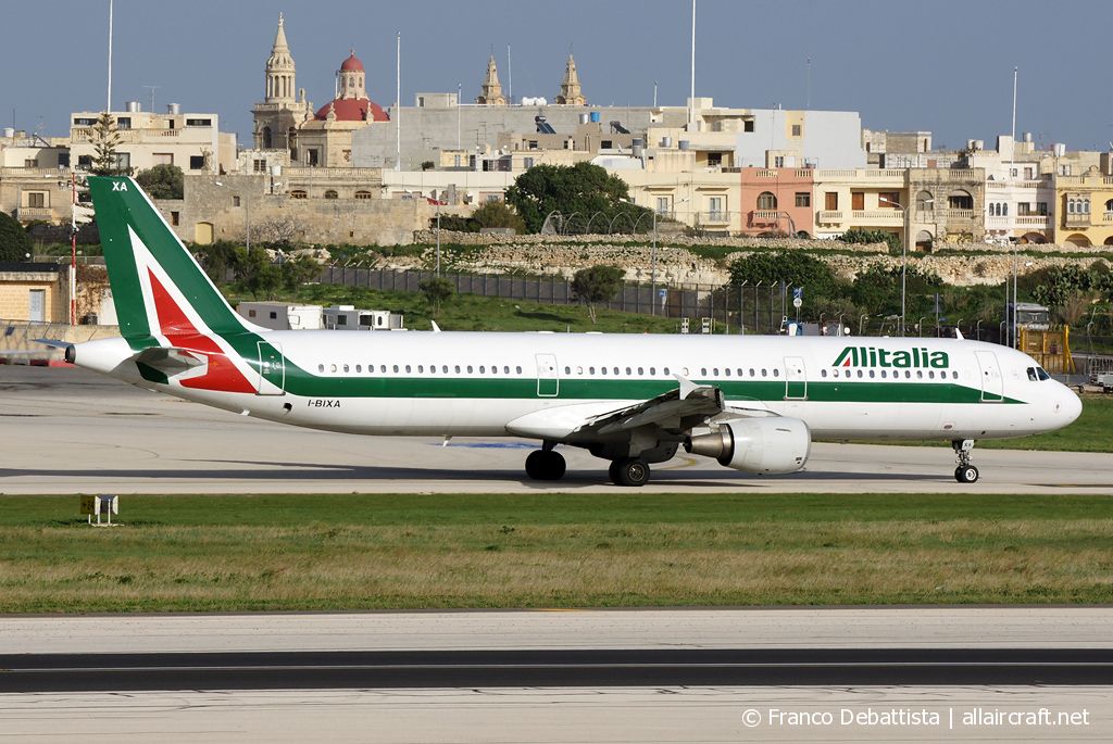 I-BIXA · Airbus A321-112 · (MLA / LMML)