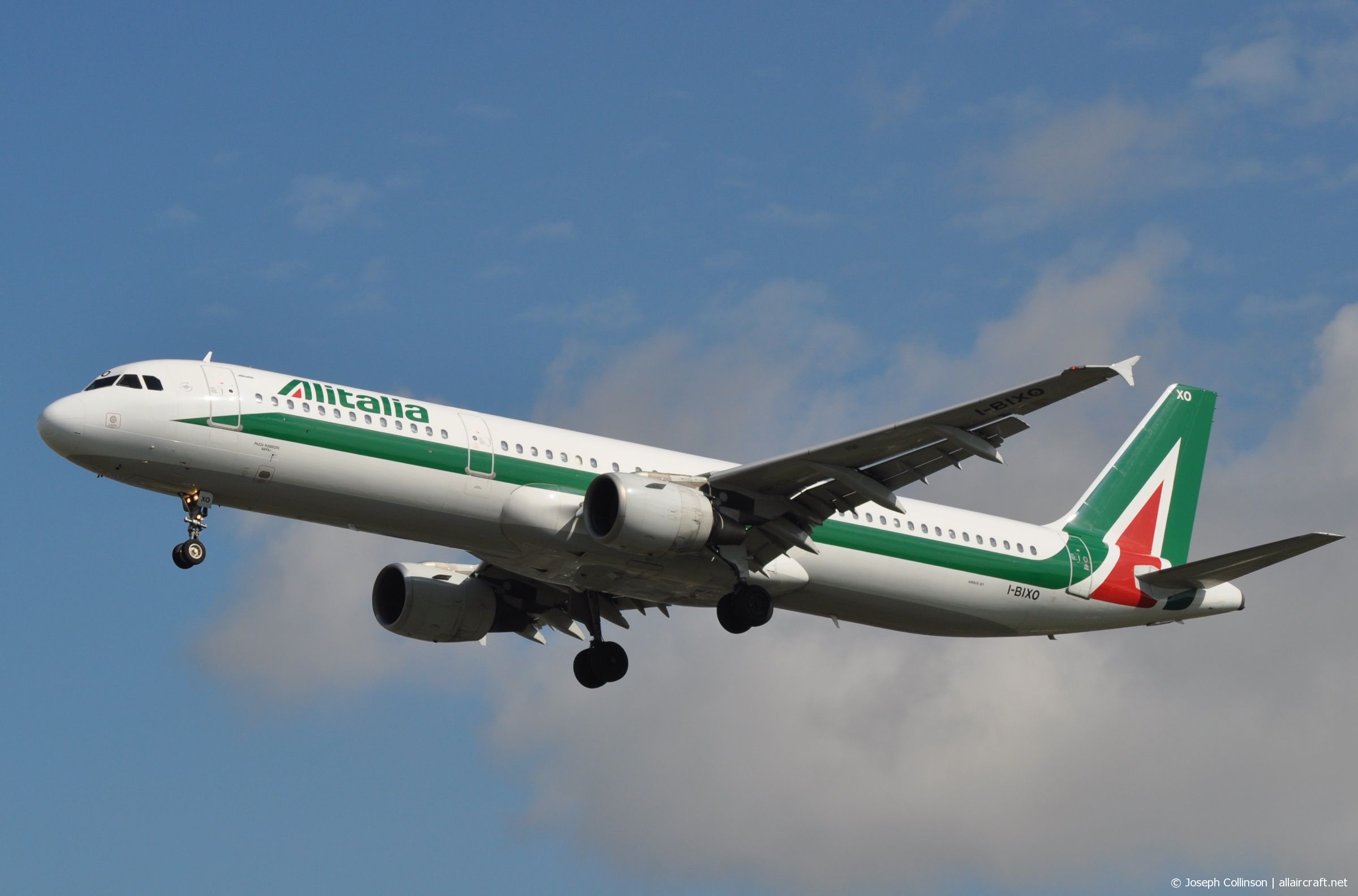 I-BIXO · Airbus A321-112 · (LHR / EGLL)