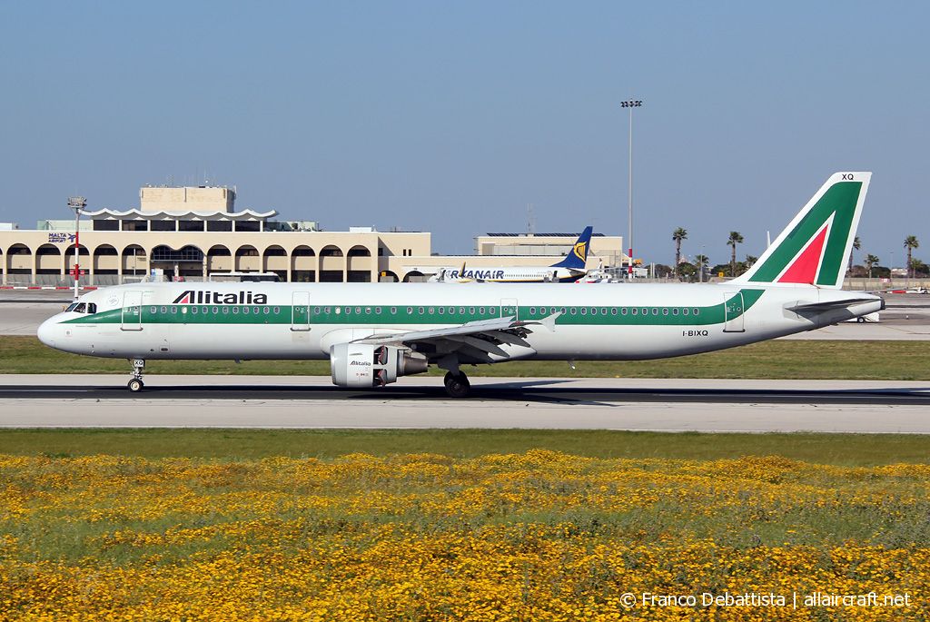 I-BIXQ (586) 1996 Airbus A321-112