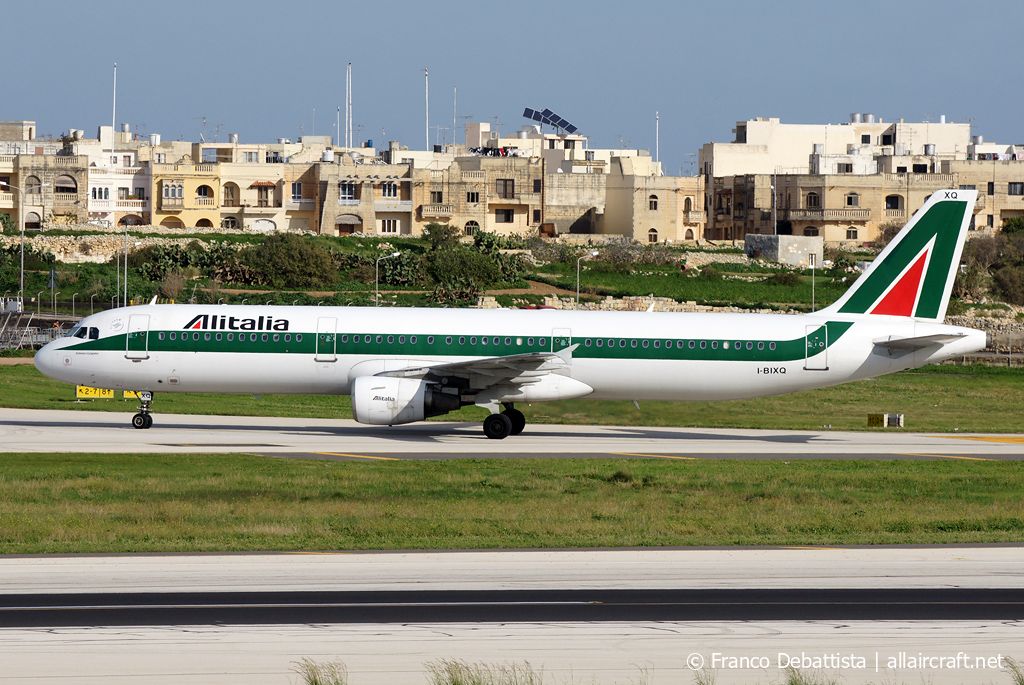 I-BIXQ · Airbus A321-112 · (MLA / LMML)
