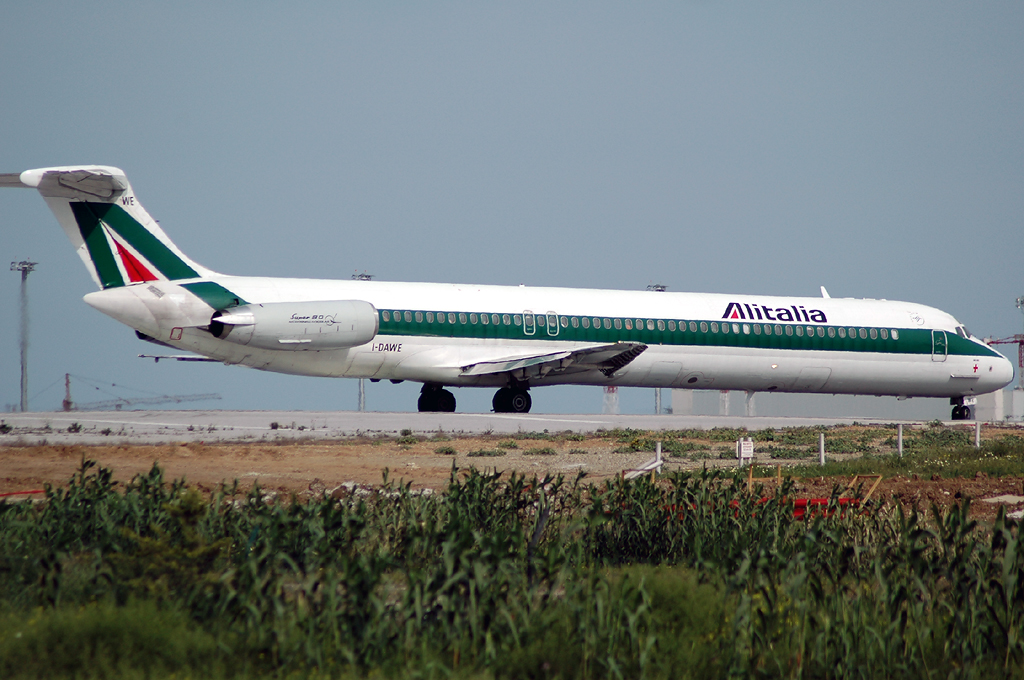 I-DAWE · McDonnell Douglas MD-82 · (AGP / LEMG)