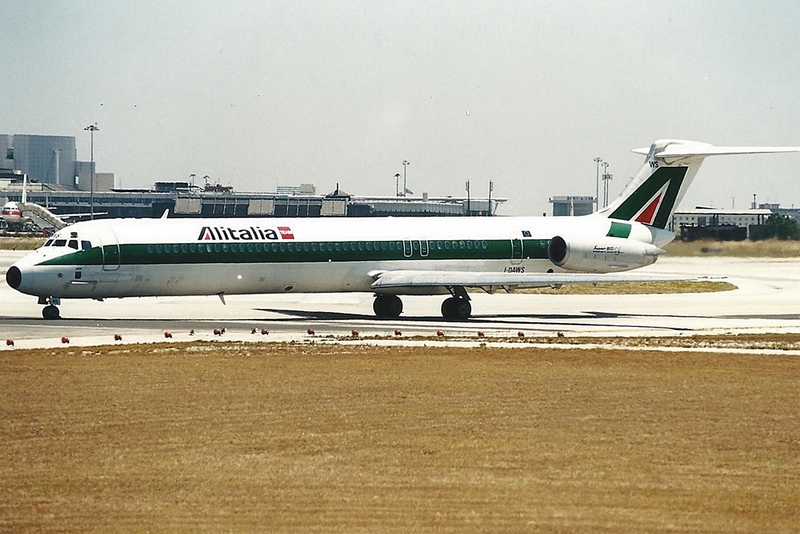 I-DAWS · McDonnell Douglas MD-82 · (LIS / LPPT)