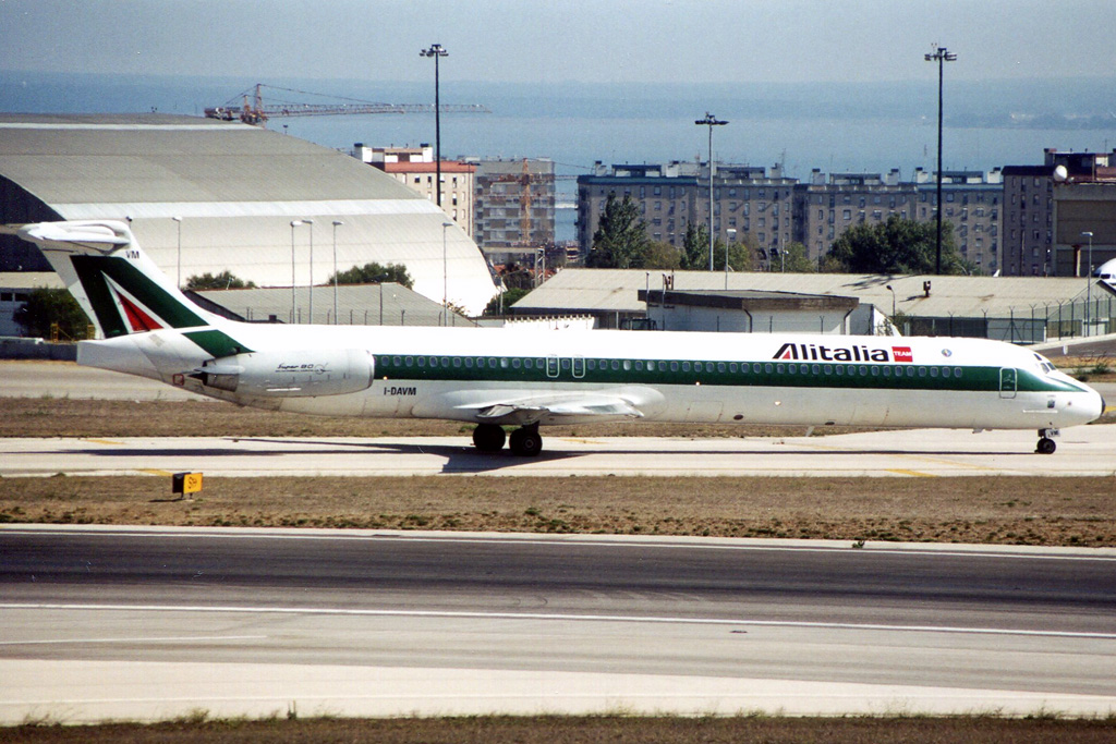 I-DAVM · McDonnell Douglas MD-82 · (LIS / LPPT)