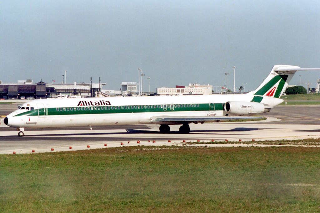 I-DAWO · McDonnell Douglas MD-82 · (LIS / LPPT)