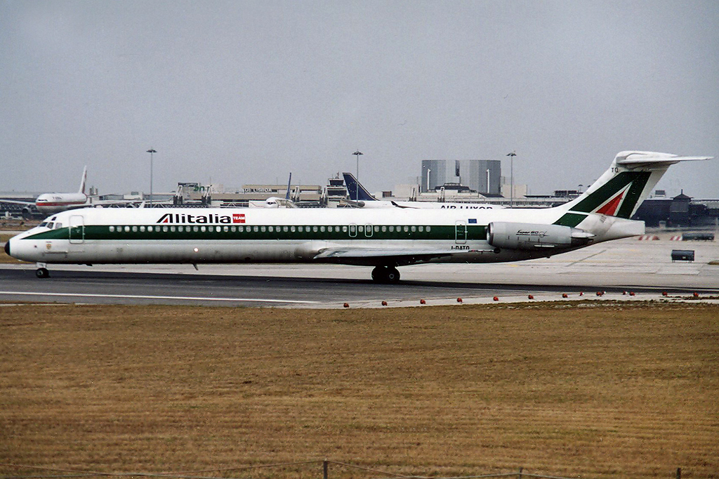 I-DATQ · McDonnell Douglas MD-82 · (LIS/ LPPT)