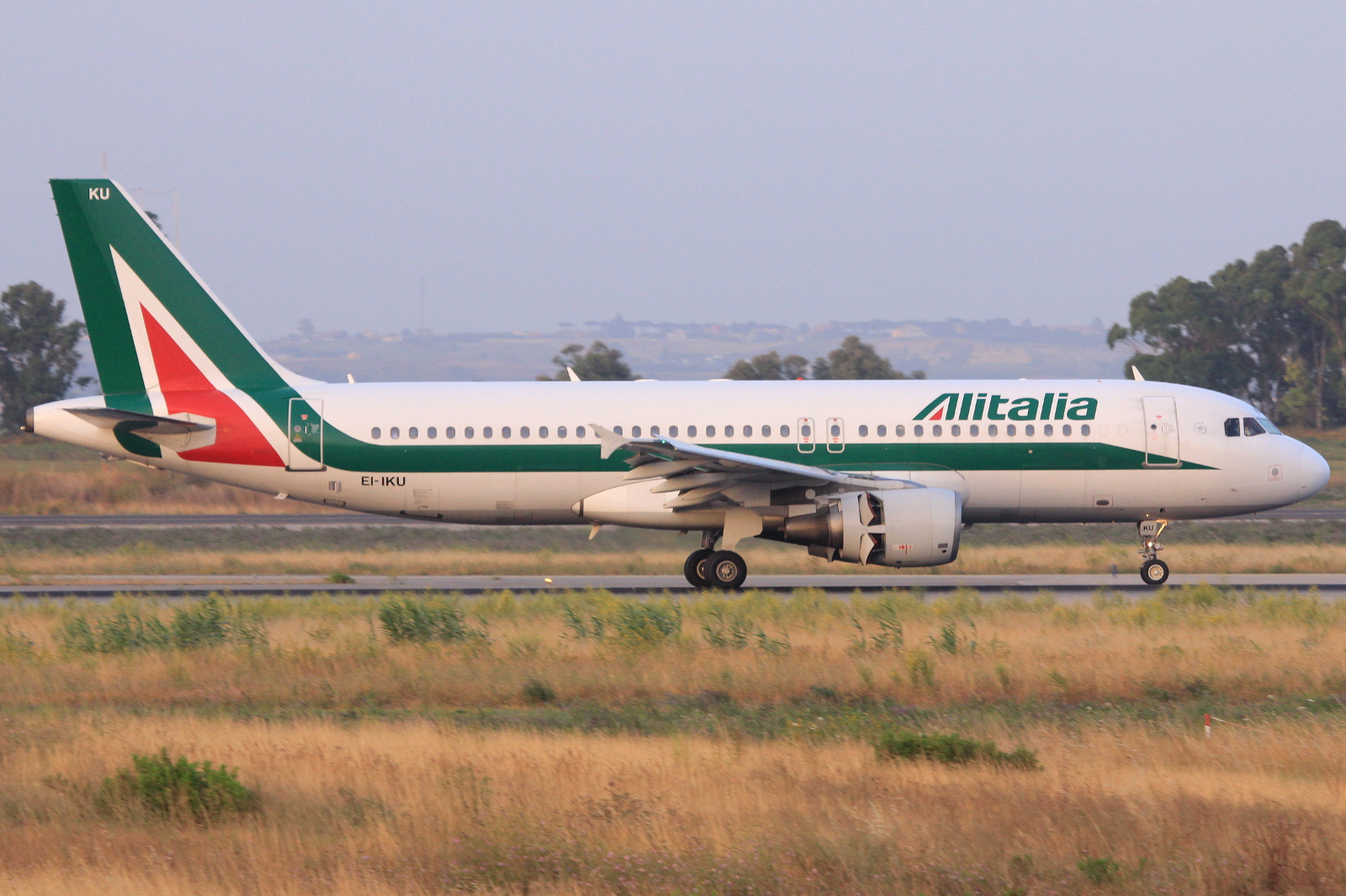 EI-IKU · Airbus A320-214 · (FCO / LIRF)
