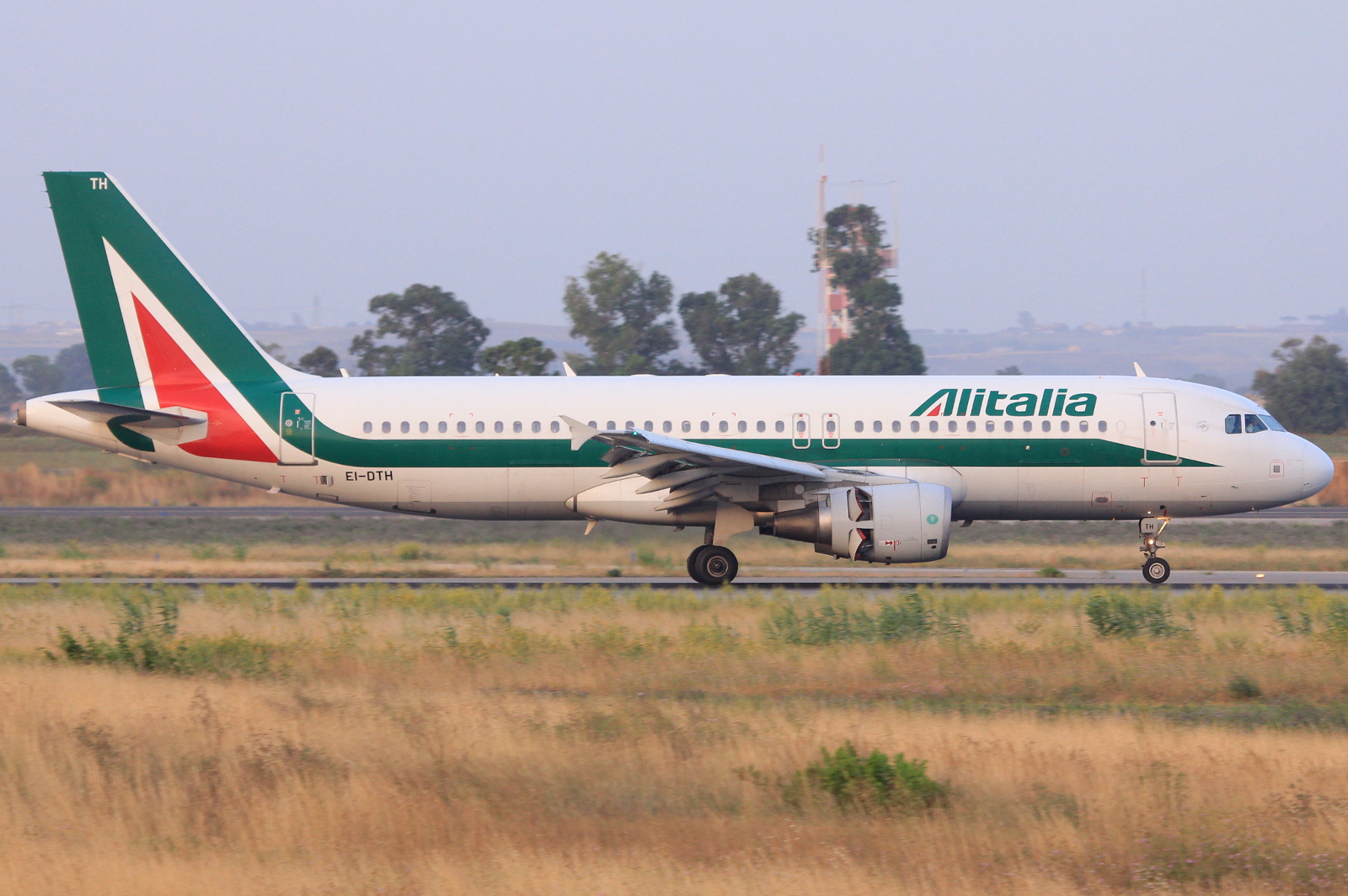 EI-DTH · Airbus A320-216 · (FCO / LIRF)